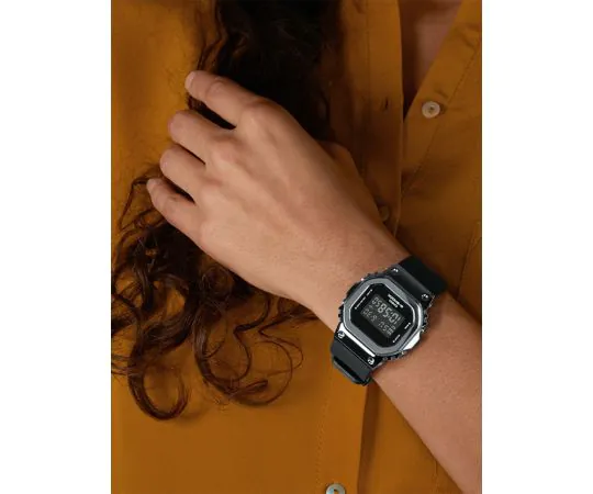 CASIO G-SHOCK GM-S5600U 腕時計 USED超美品 レディース メタル素材 SS